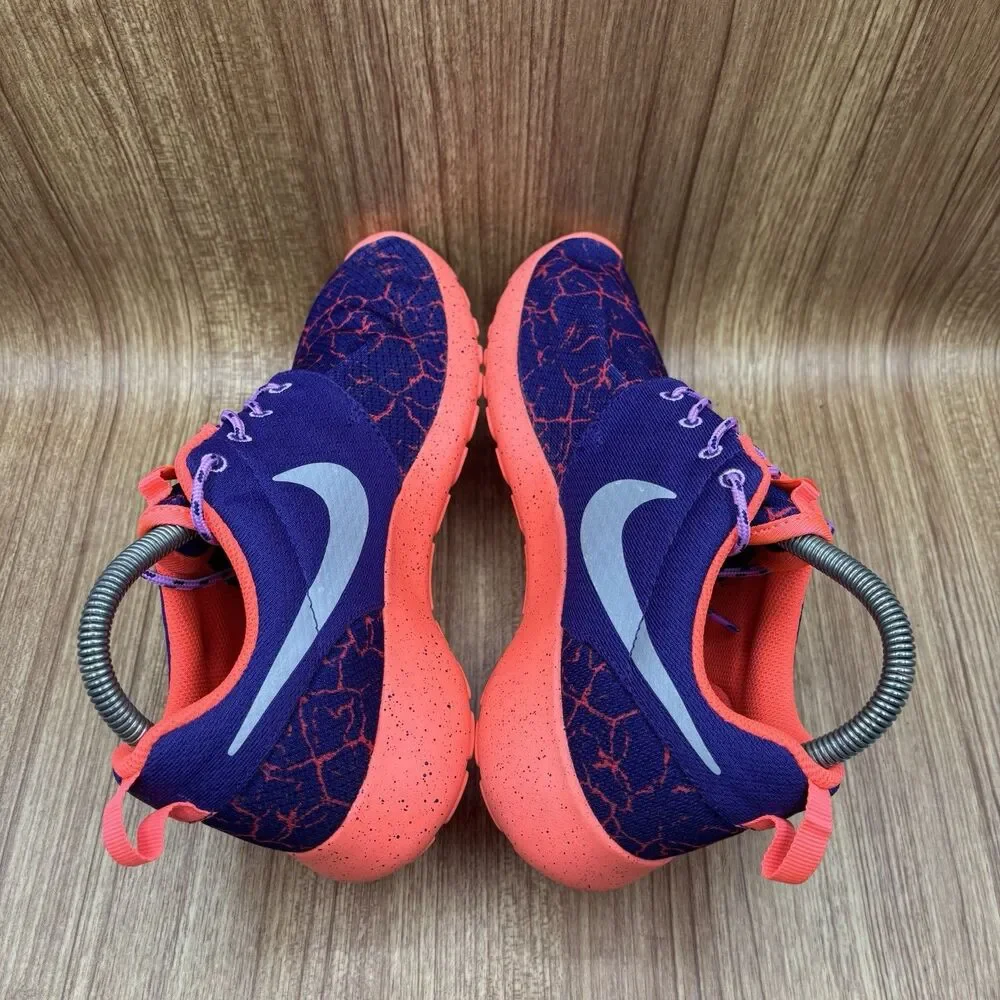 Nike Roshe GS Size 7Y Or Women’s 8.5 Lava Purple Metallic Silver Running Sneaker